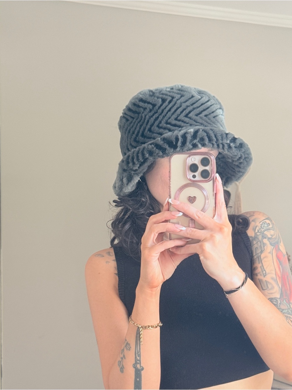 D&Y Chevron Faux-Fur Bucket Hat - Charcoal